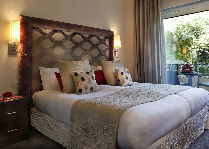 Hôtel La Pérouse Nice Baie des Anges